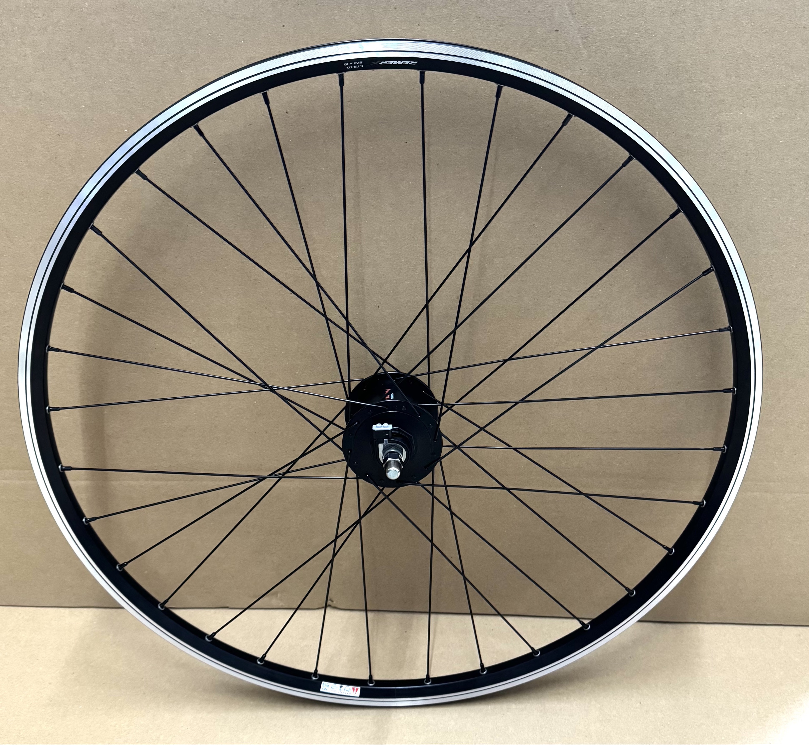 28" Shimano DH-C3000-3N Nabendynamo/Remerx Dragon Vorderrad schwarz