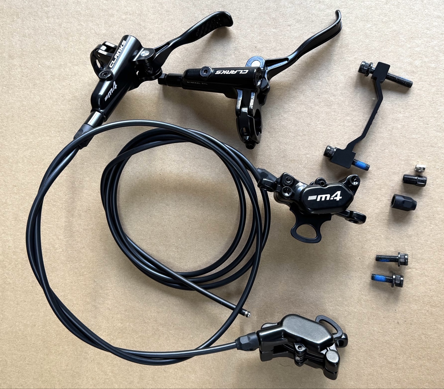 Clarks M4 Scheibenbremsset schwarz 880/1600mm inkl. Adapter, ohne Rotoren