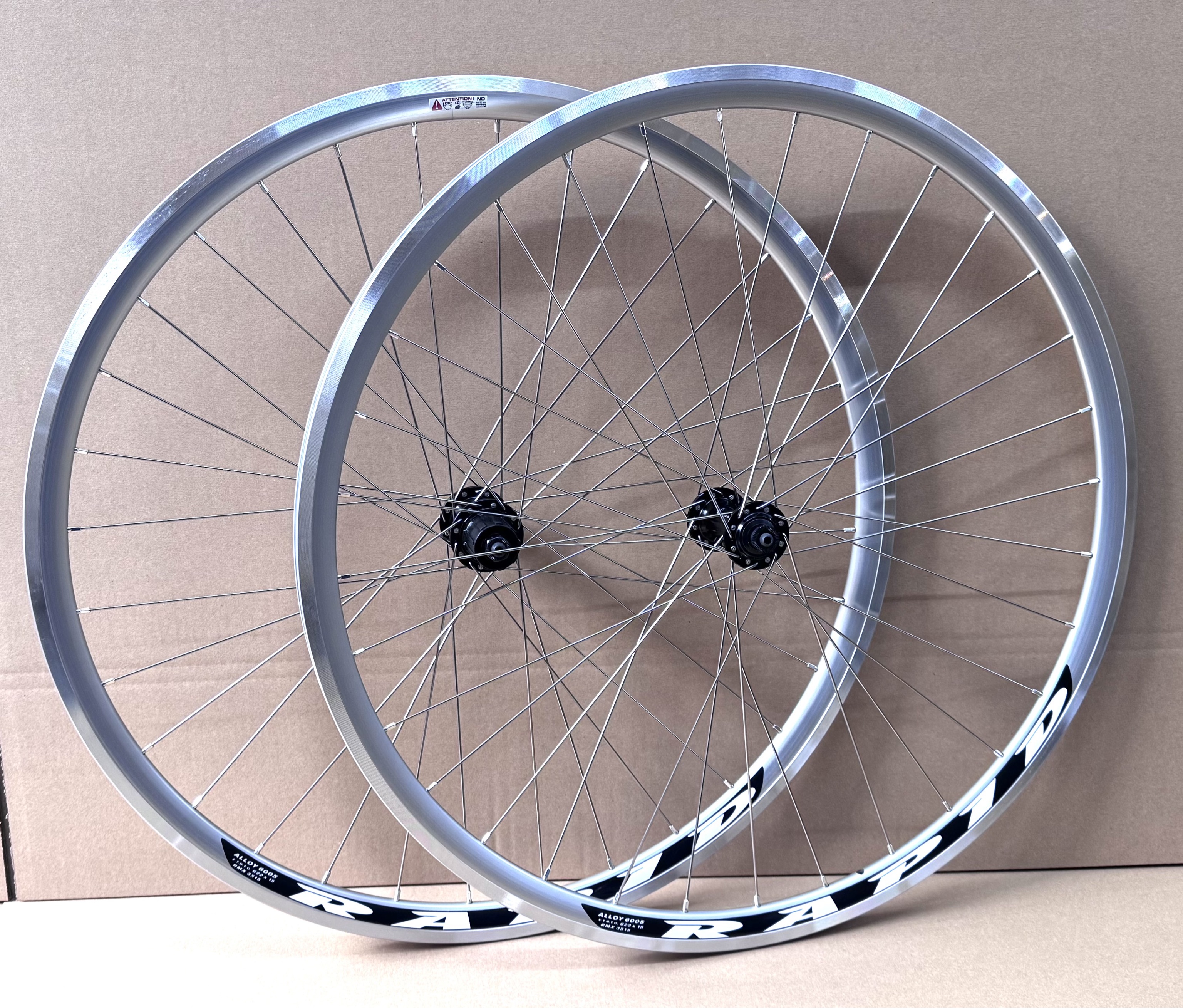 28" Laufradsatz Shimano Sora HB/FH-RS300 / Remerx Rapid Road silber