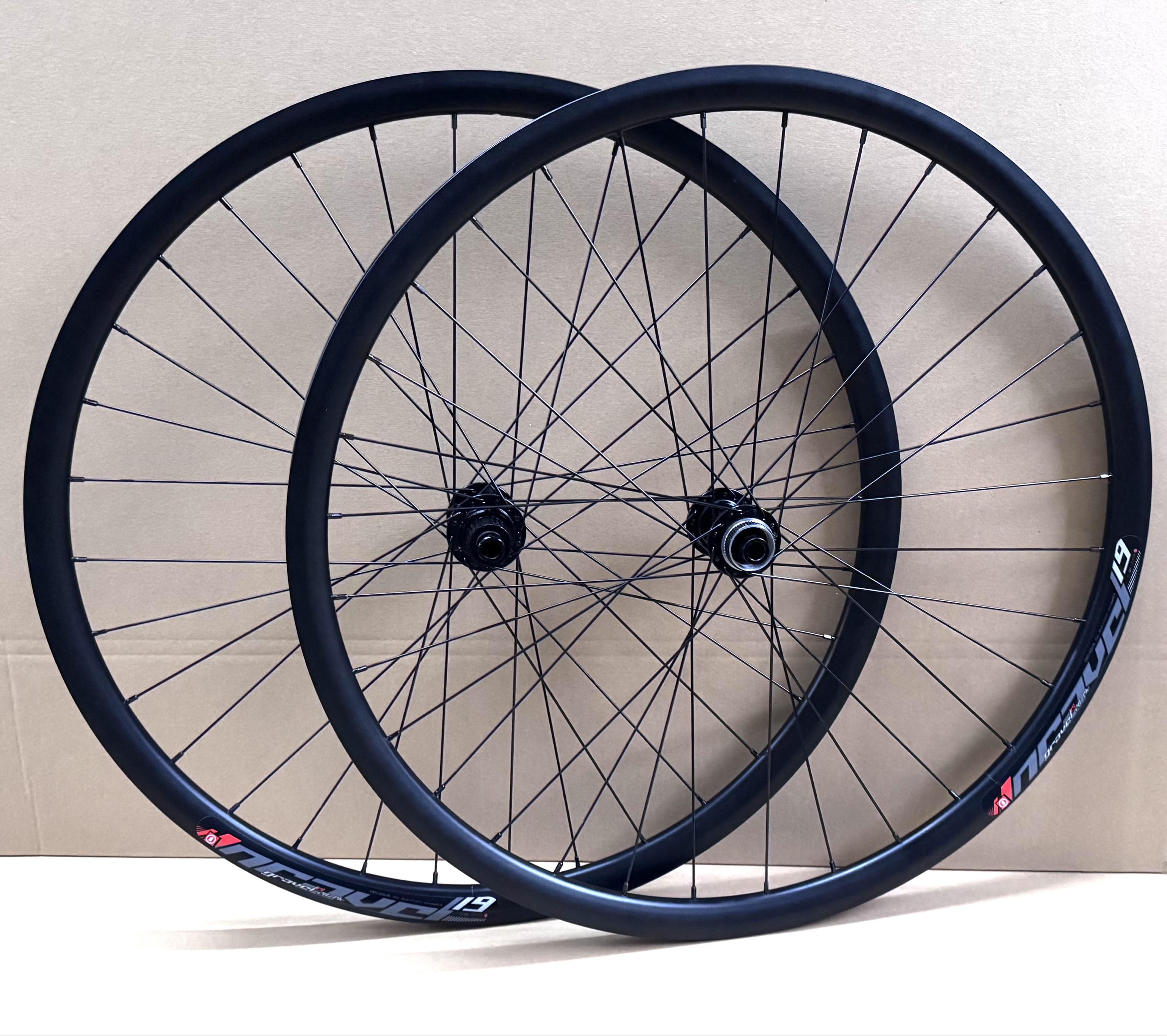 28" Novatec X-Light Disc CL LRS / Mach1 Gravel 19 schwarz