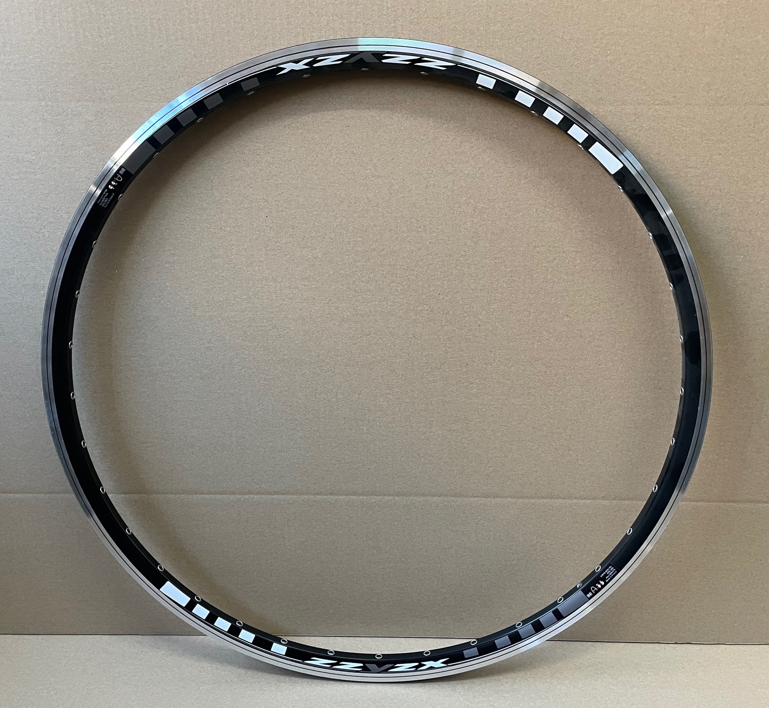 Mach 1 Omega X Road Felge 28" 36L schwarz